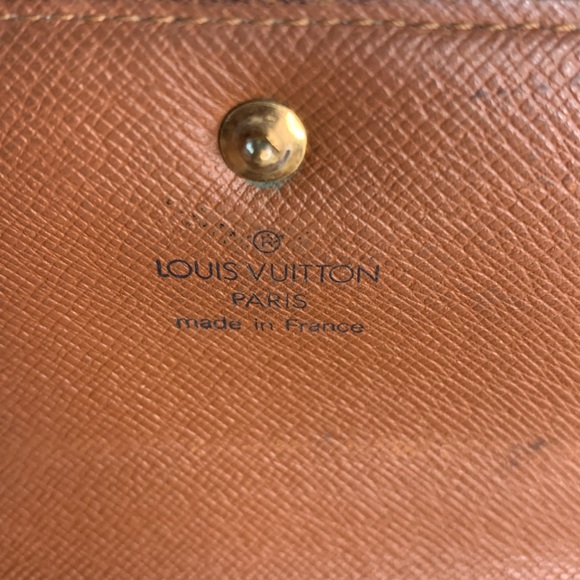 Louis Vuitton vintage, medium size wallet - Picture 6 of 13